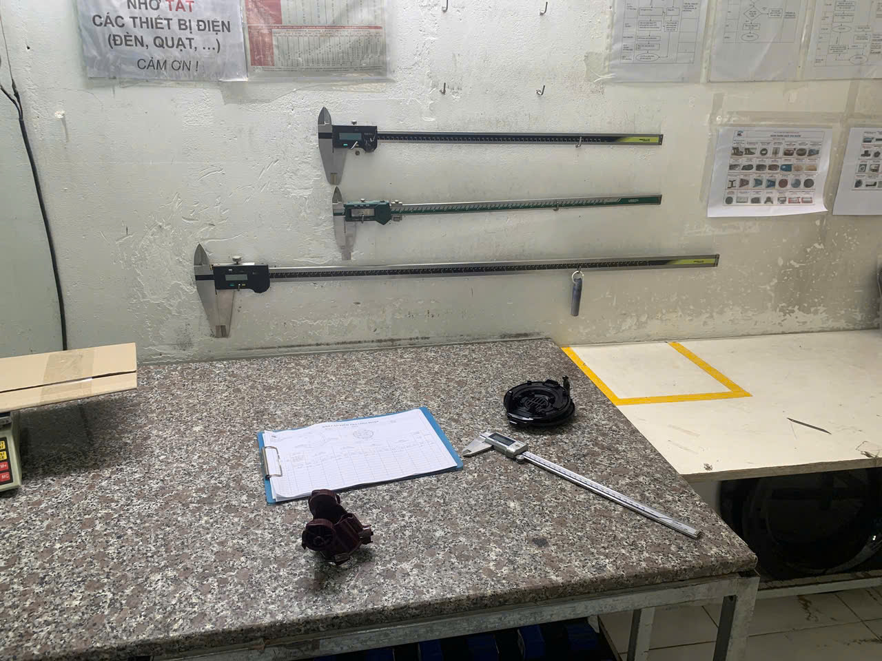 Inspection table.jpg